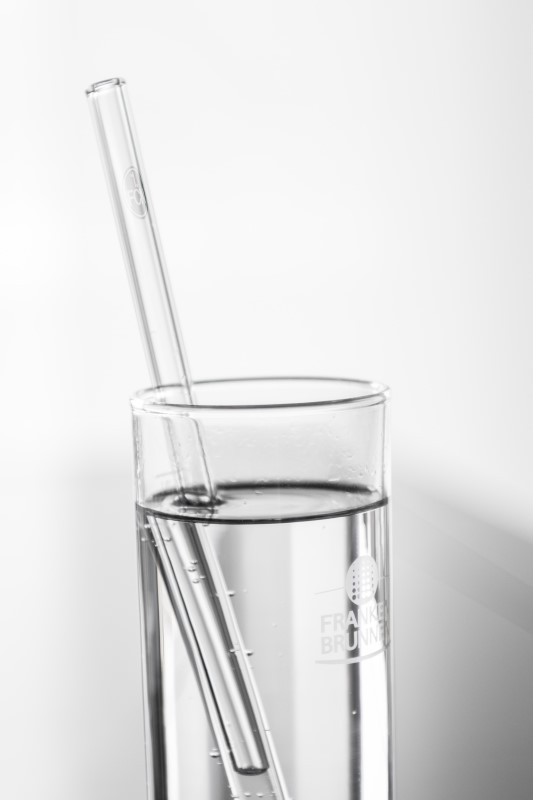 Glastrinkhalm in Wasserglas